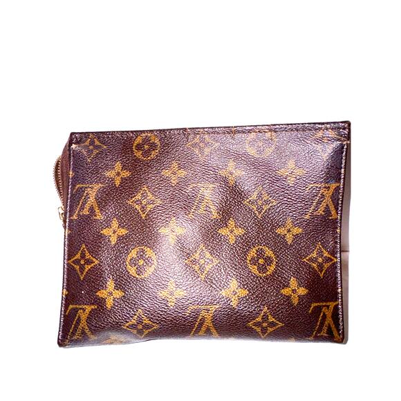 Louis Vuitton Monogram Pouch D-Ring and Twilly Accent - Picture 7 of 10